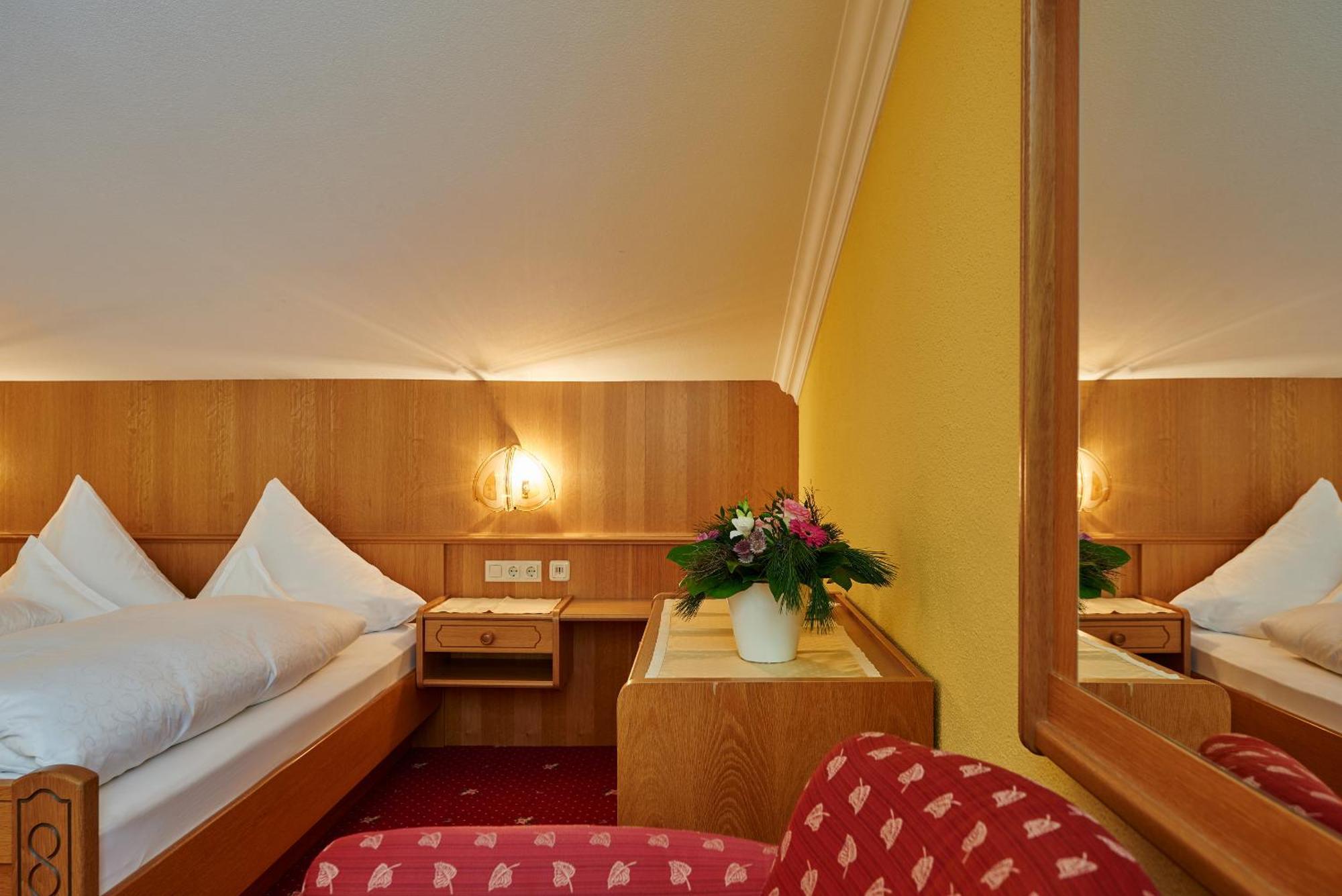 Hotel Restaurant Formarin Oberlech Værelse billede
